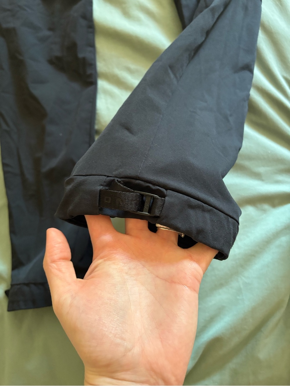 Under Armour Project Rock Woven Cargo Pants - Picture 7 of 8